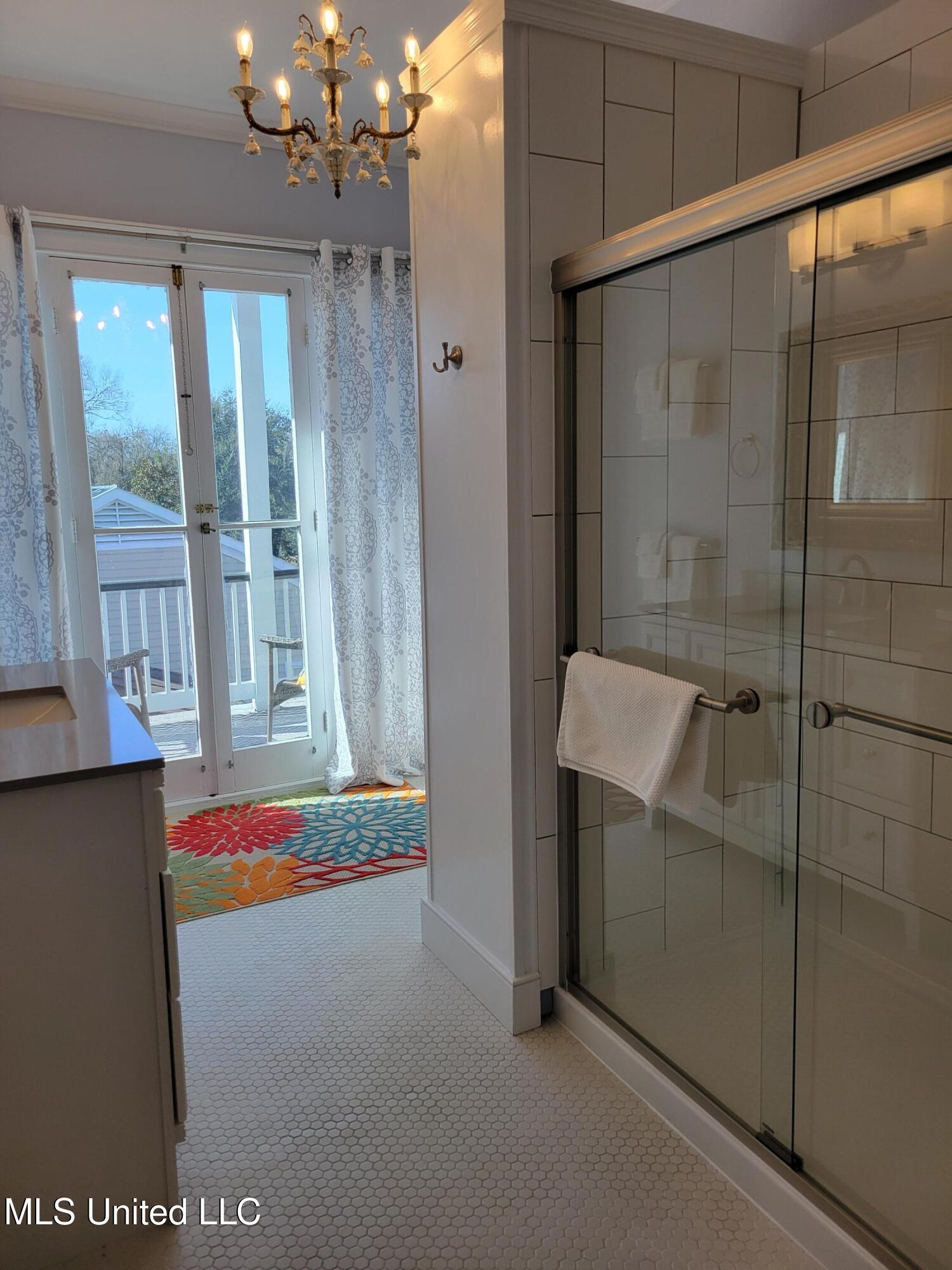 708 Orleans Street Natchez, MS 39120 - Photo 22 of 37 Bathroom 2