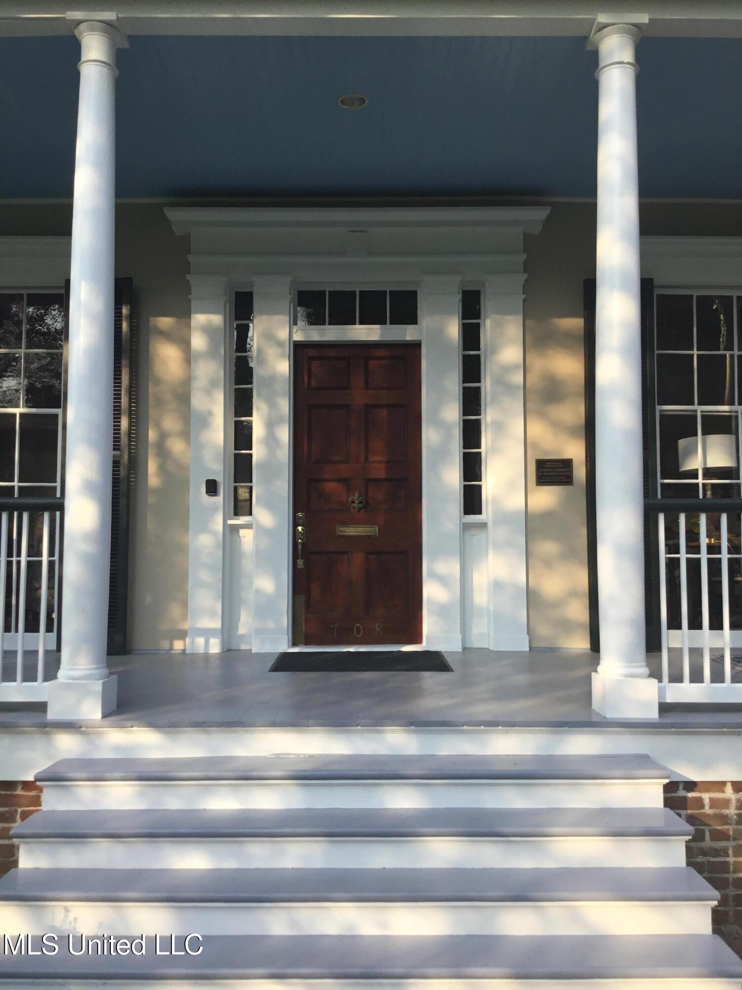 708 Orleans Street Natchez, MS 39120 - Photo 3 of 37 Front door