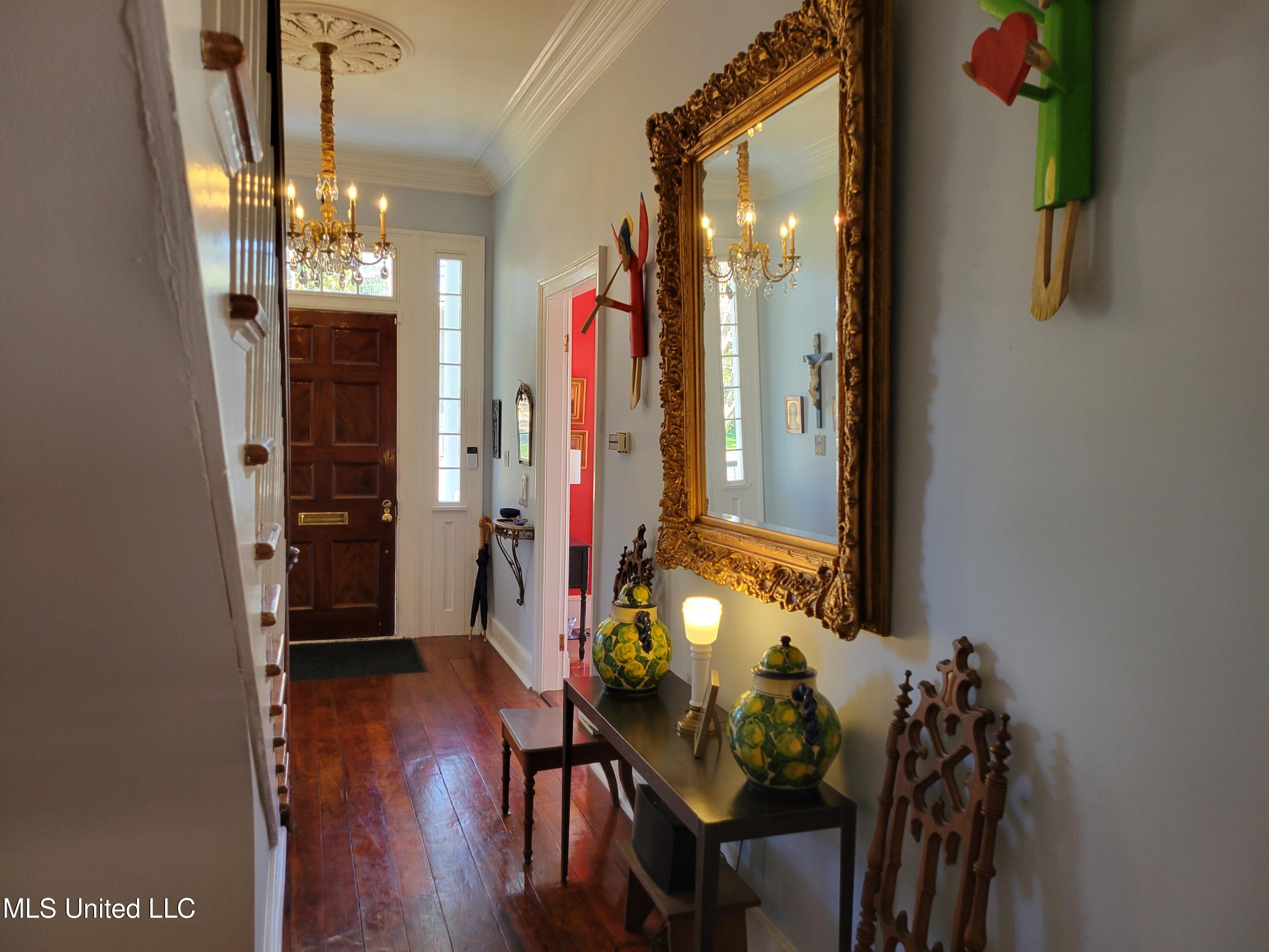 708 Orleans Street Natchez, MS 39120 - Photo 4 of 37 Hall