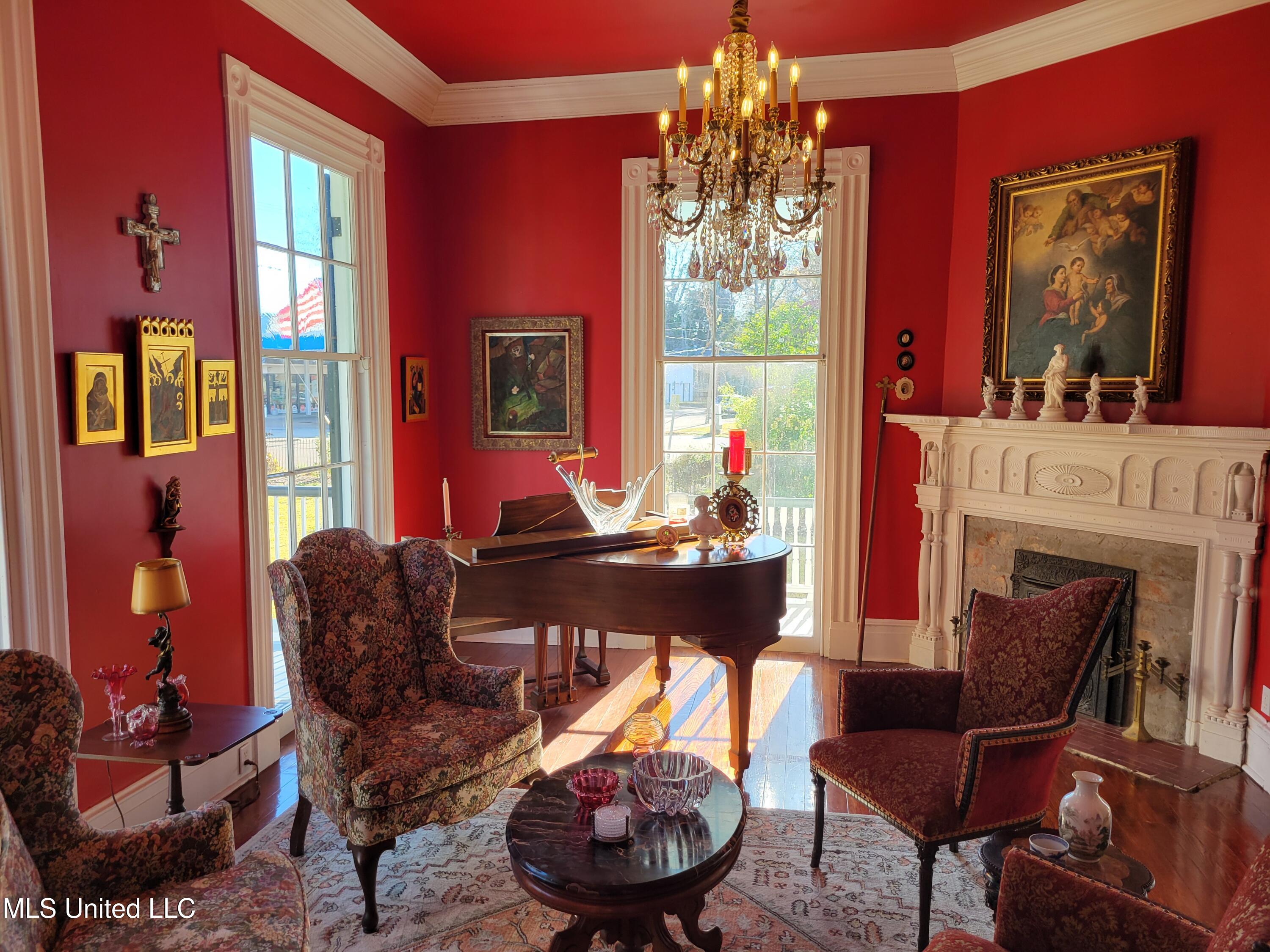 708 Orleans Street Natchez, MS 39120 - Photo 5 of 37 Piano parlor