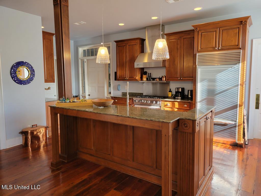 708 Orleans Street Natchez, MS 39120 - Photo 9 of 37 Kitchen island