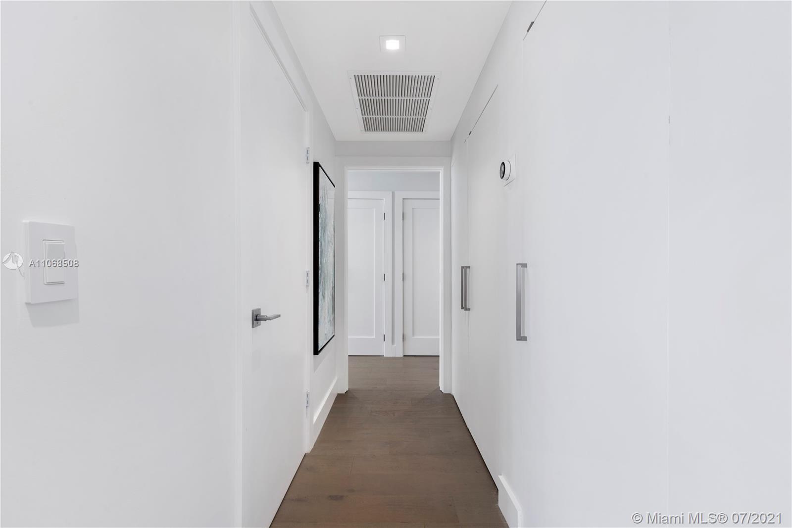 801 Brickell Key Boulevard, Unit 909 Miami, FL 33131 - Photo 16 of 31