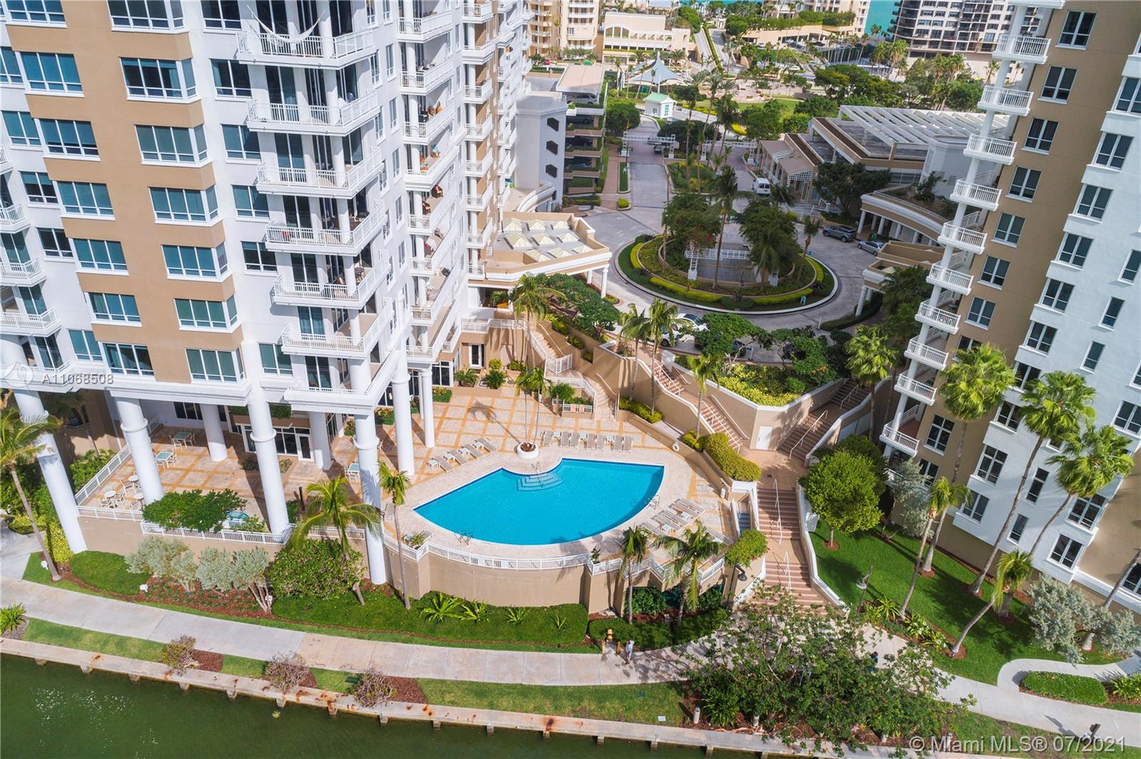 801 Brickell Key Boulevard, Unit 909 Miami, FL 33131 - Photo 23 of 31