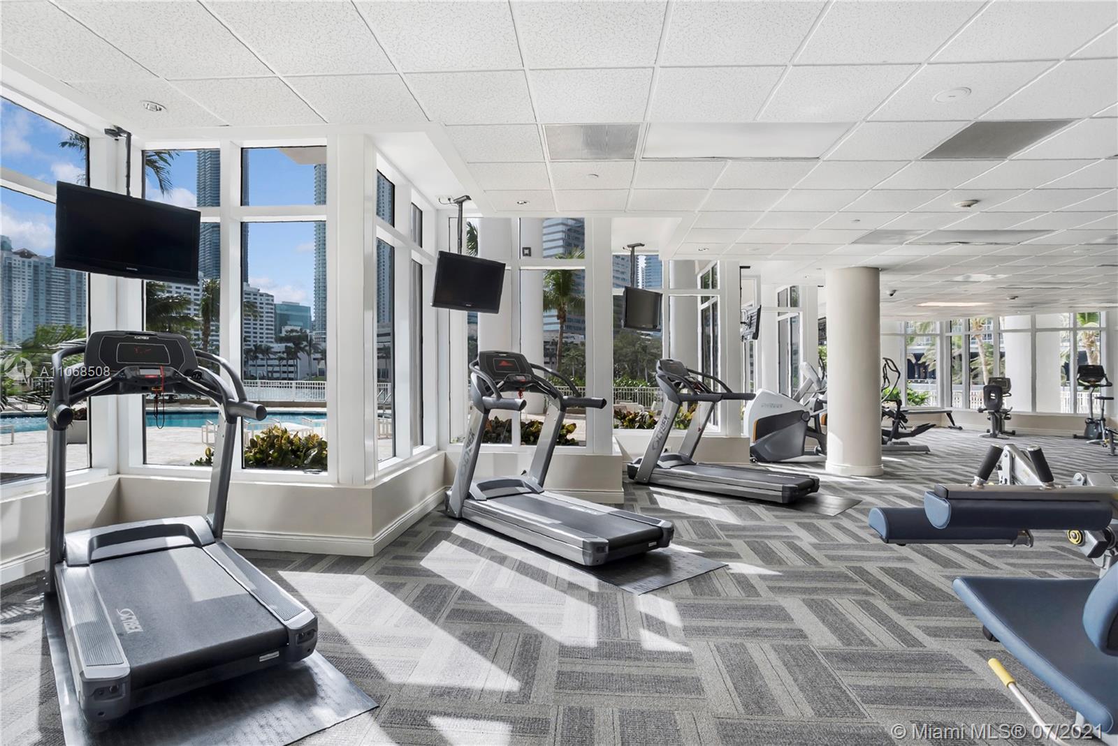 801 Brickell Key Boulevard, Unit 909 Miami, FL 33131 - Photo 26 of 31