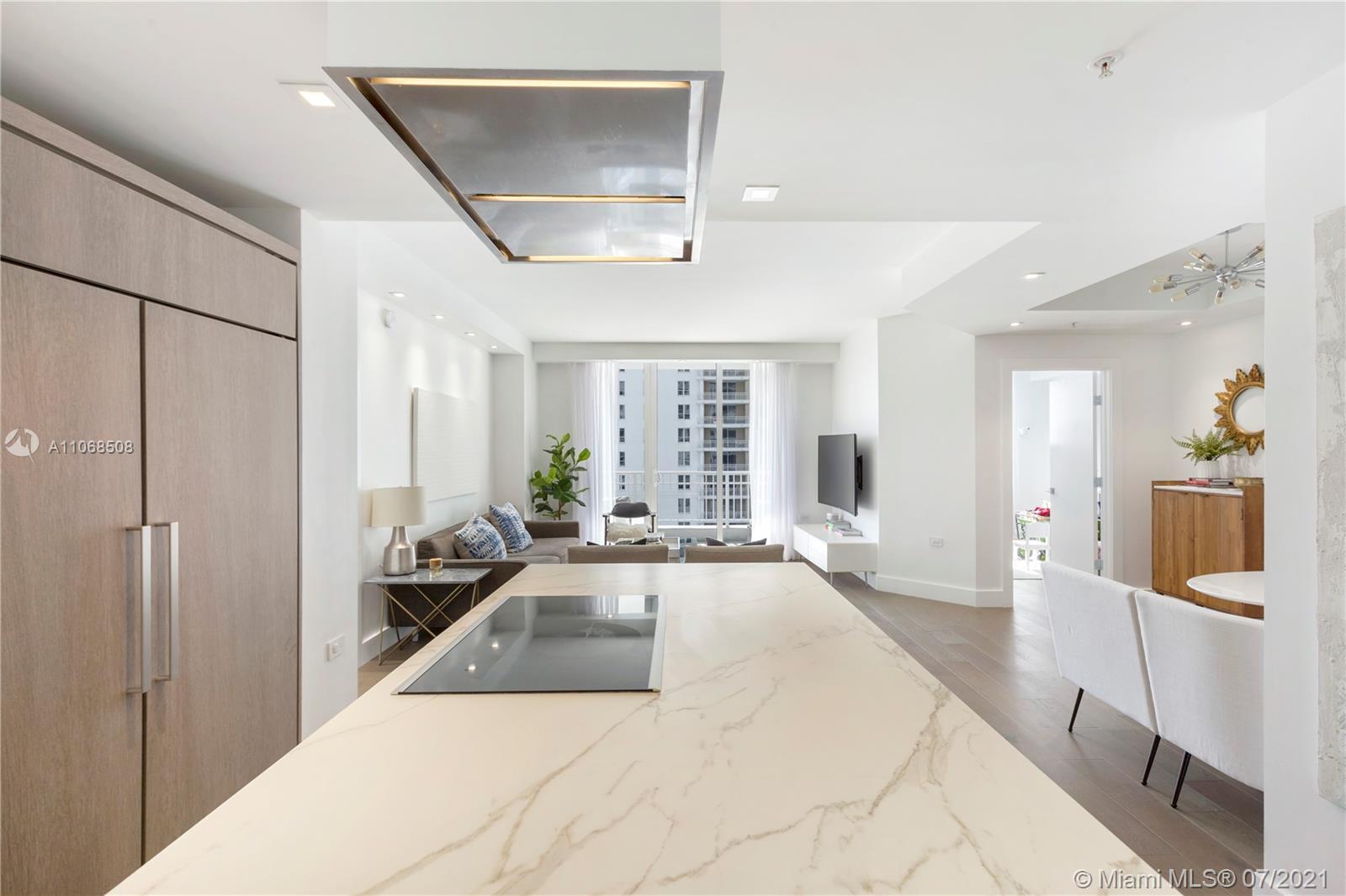 801 Brickell Key Boulevard, Unit 909 Miami, FL 33131 - Photo 4 of 31