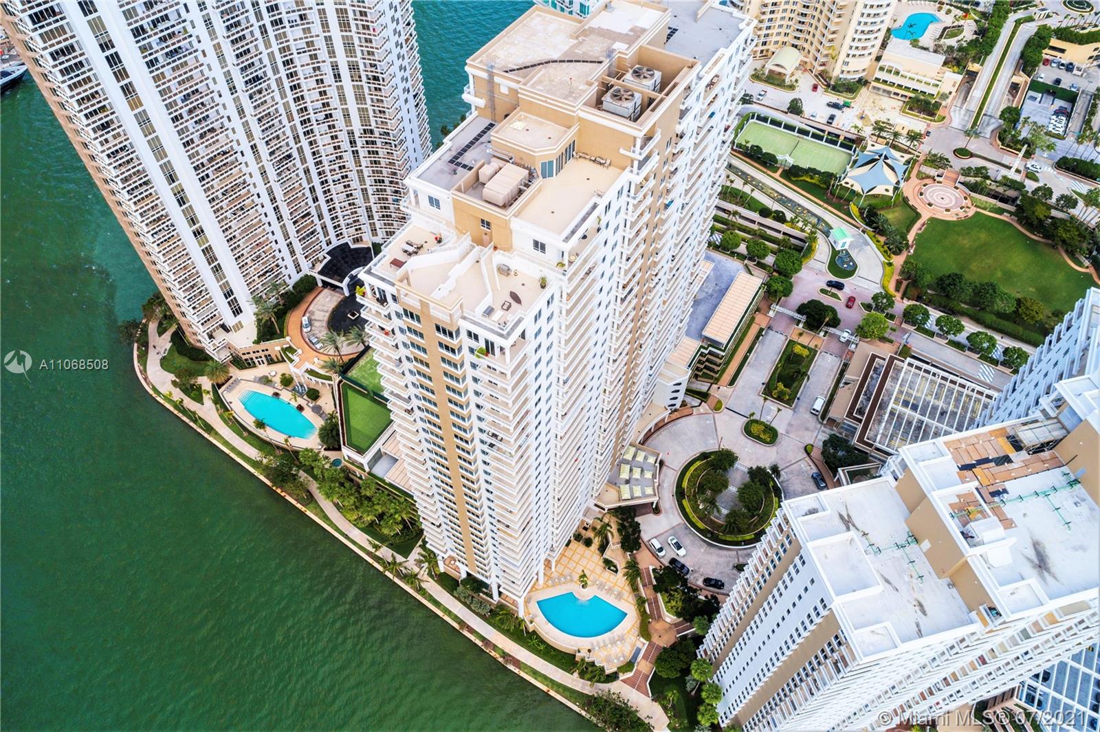 801 Brickell Key Boulevard, Unit 909 Miami, FL 33131 - Photo 31 of 31