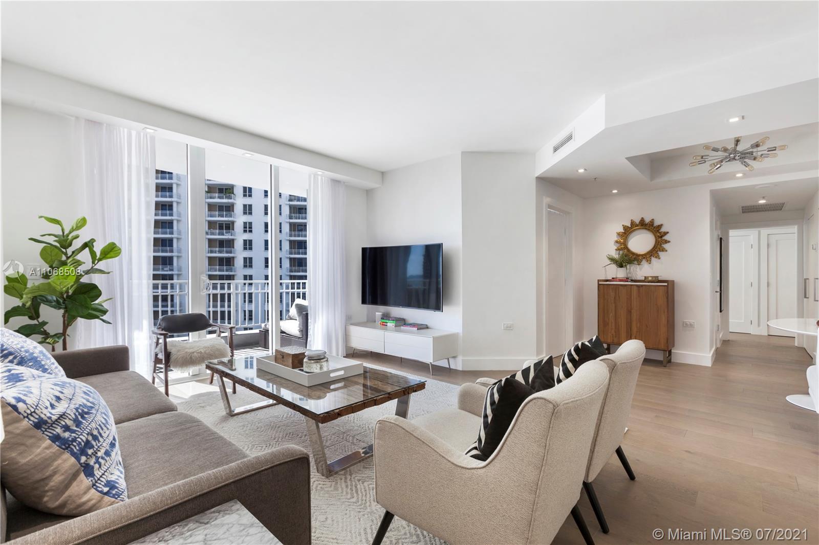 801 Brickell Key Boulevard, Unit 909 Miami, FL 33131 - Photo 6 of 31