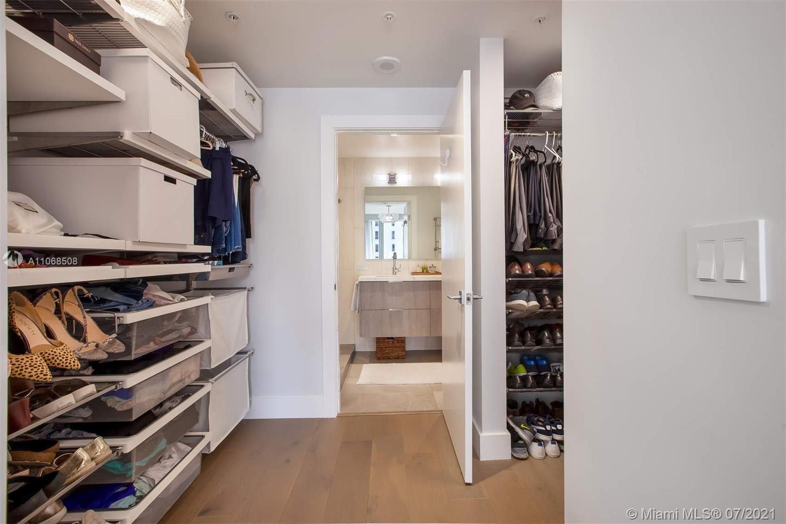 801 Brickell Key Boulevard, Unit 909 Miami, FL 33131 - Photo 10 of 31