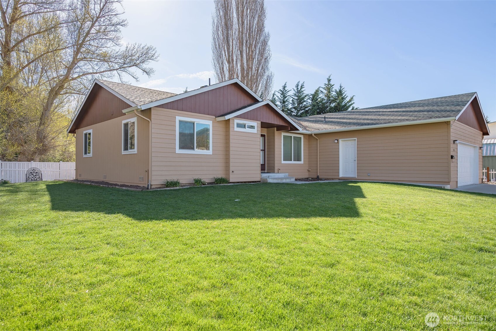 224 Vine Street Cashmere, WA 98815 - Photo 1 of 35