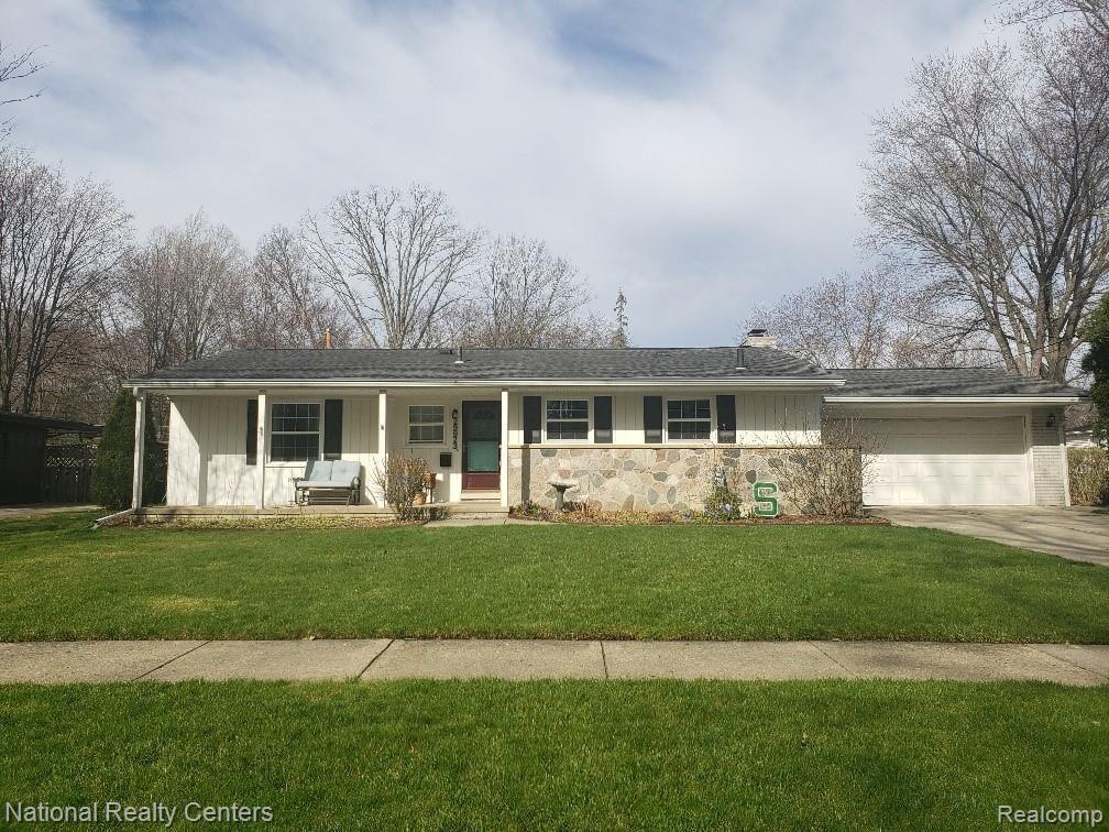 29923 Chelmsford Road Southfield, MI 48076 - Photo 1 of 18 Great curb appeal