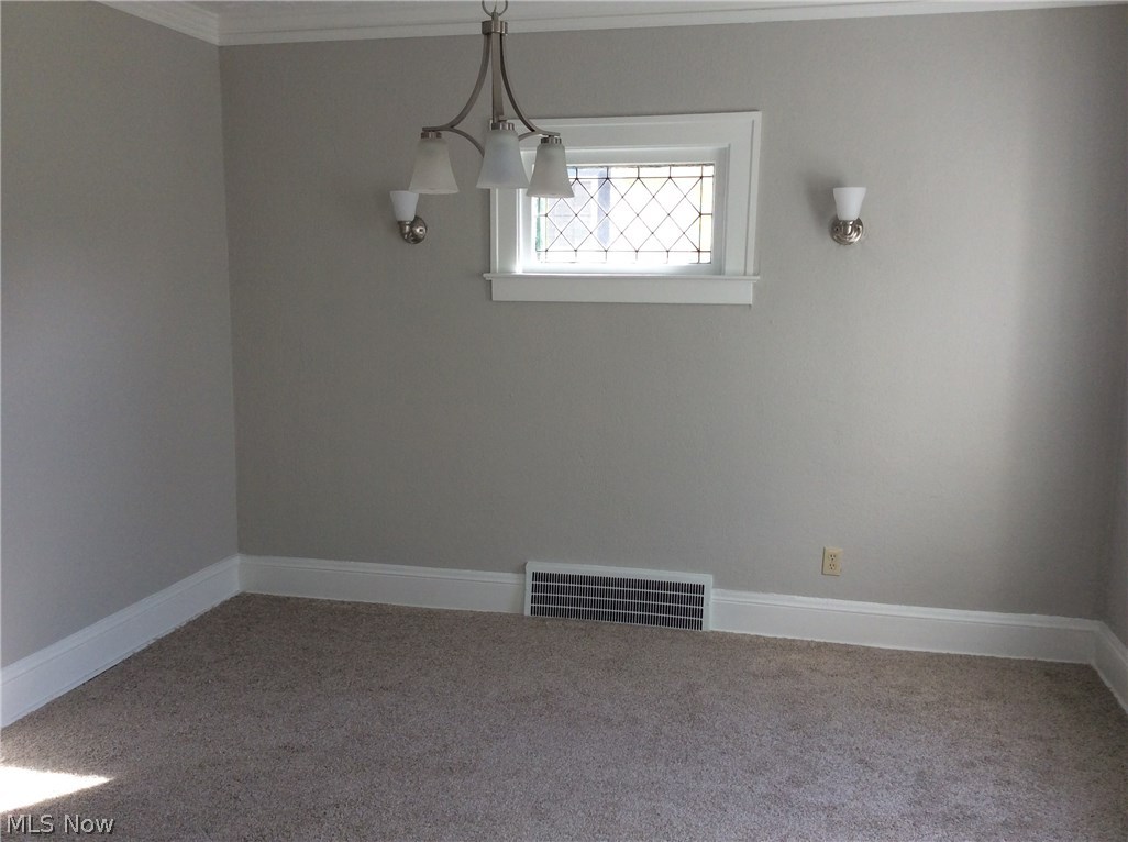 2107 Rossmoor Road Cleveland Heights, OH 44118 - Photo 4 of 20
