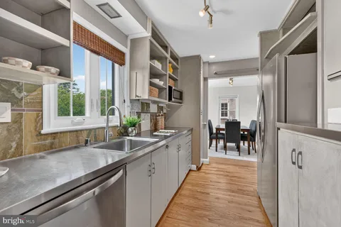 $1,237,000 | 5622 MacArthur Boulevard Northwest, Washington, DC 20016