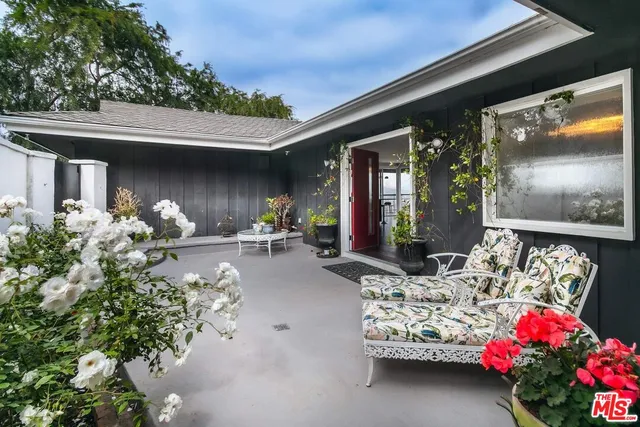 $2,999,000 | 3200 Wrightwood Drive, Studio City, CA 91604