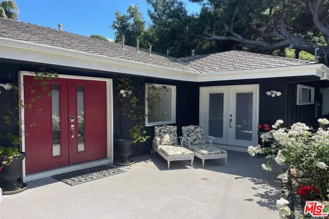 $2,999,000 | 3200 Wrightwood Drive, Studio City, CA 91604