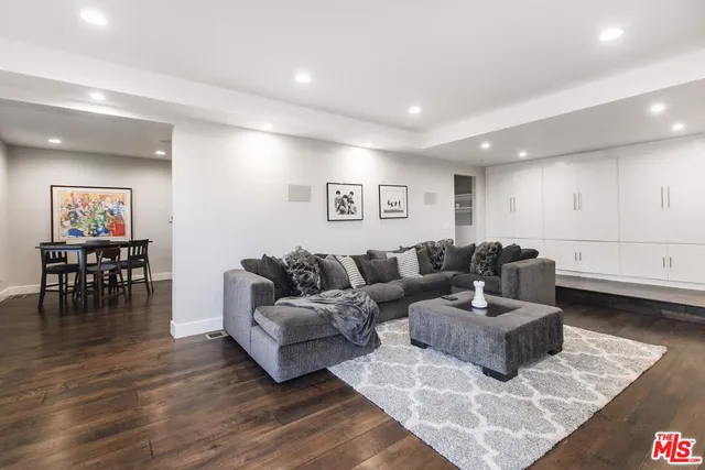 $2,999,000 | 3200 Wrightwood Drive, Studio City, CA 91604