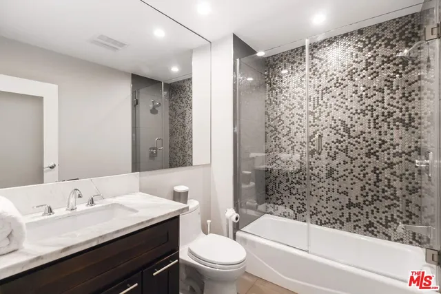 $2,999,000 | 3200 Wrightwood Drive, Studio City, CA 91604