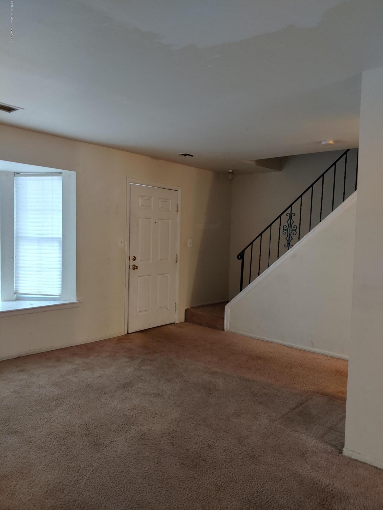 60 County Road, Unit H044 Cliffwood, NJ 07721 - Photo 15 of 19 Stairway xx