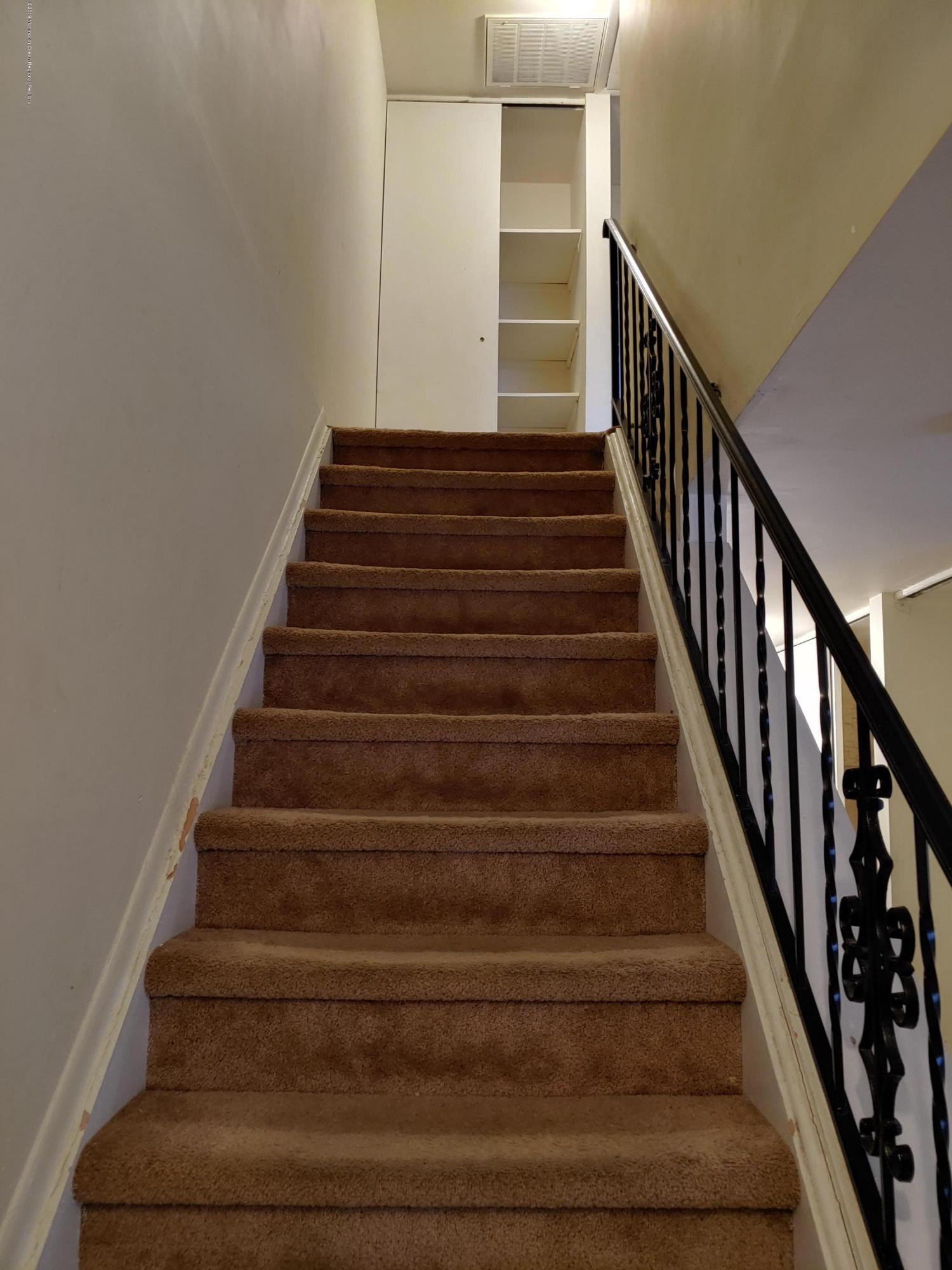 60 County Road, Unit H044 Cliffwood, NJ 07721 - Photo 6 of 19 Stairway 1 x