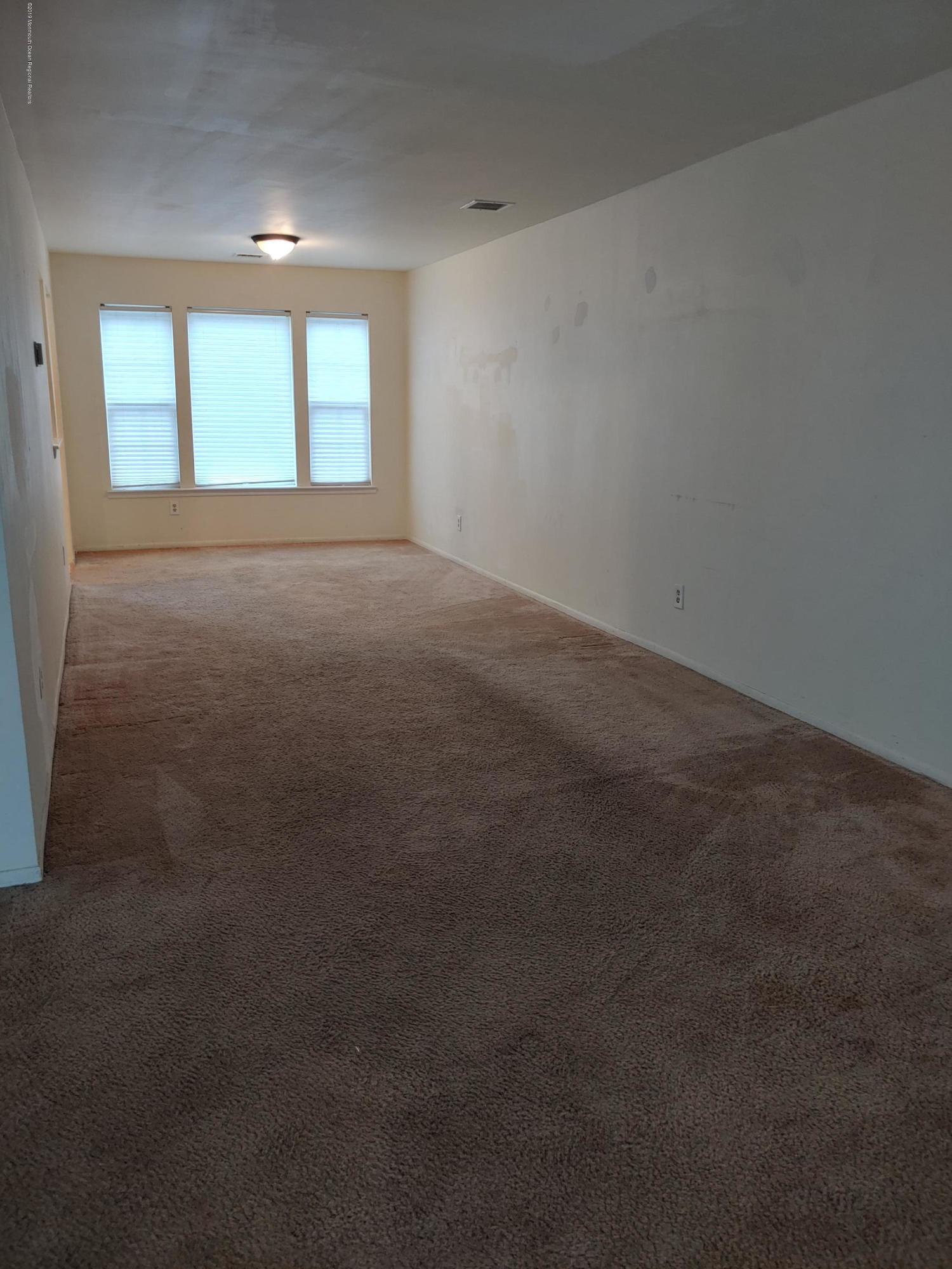 60 County Road, Unit H044 Cliffwood, NJ 07721 - Photo 8 of 19 Room 3 x