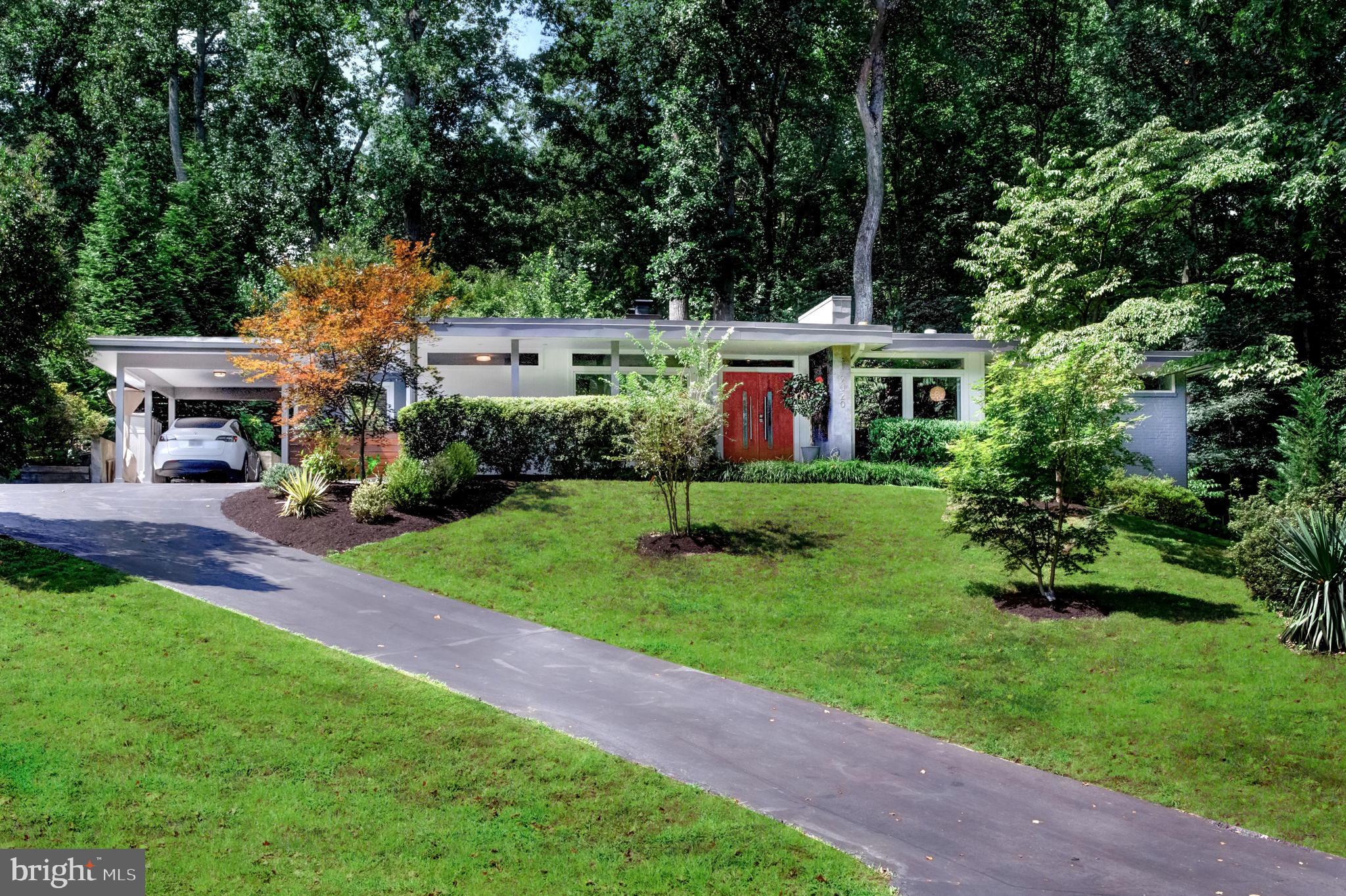 9020 Hamilton Drive Fairfax, VA 22031 - Photo 3 of 73