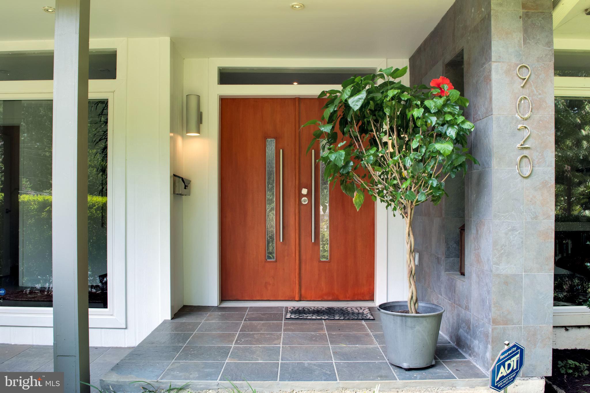 9020 Hamilton Drive Fairfax, VA 22031 - Photo 4 of 73