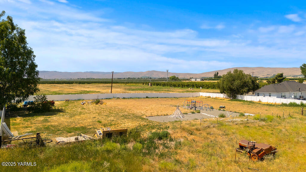 11809 Occidental Road Yakima, WA 98908 - Photo 55 of 60 a view of an ocean