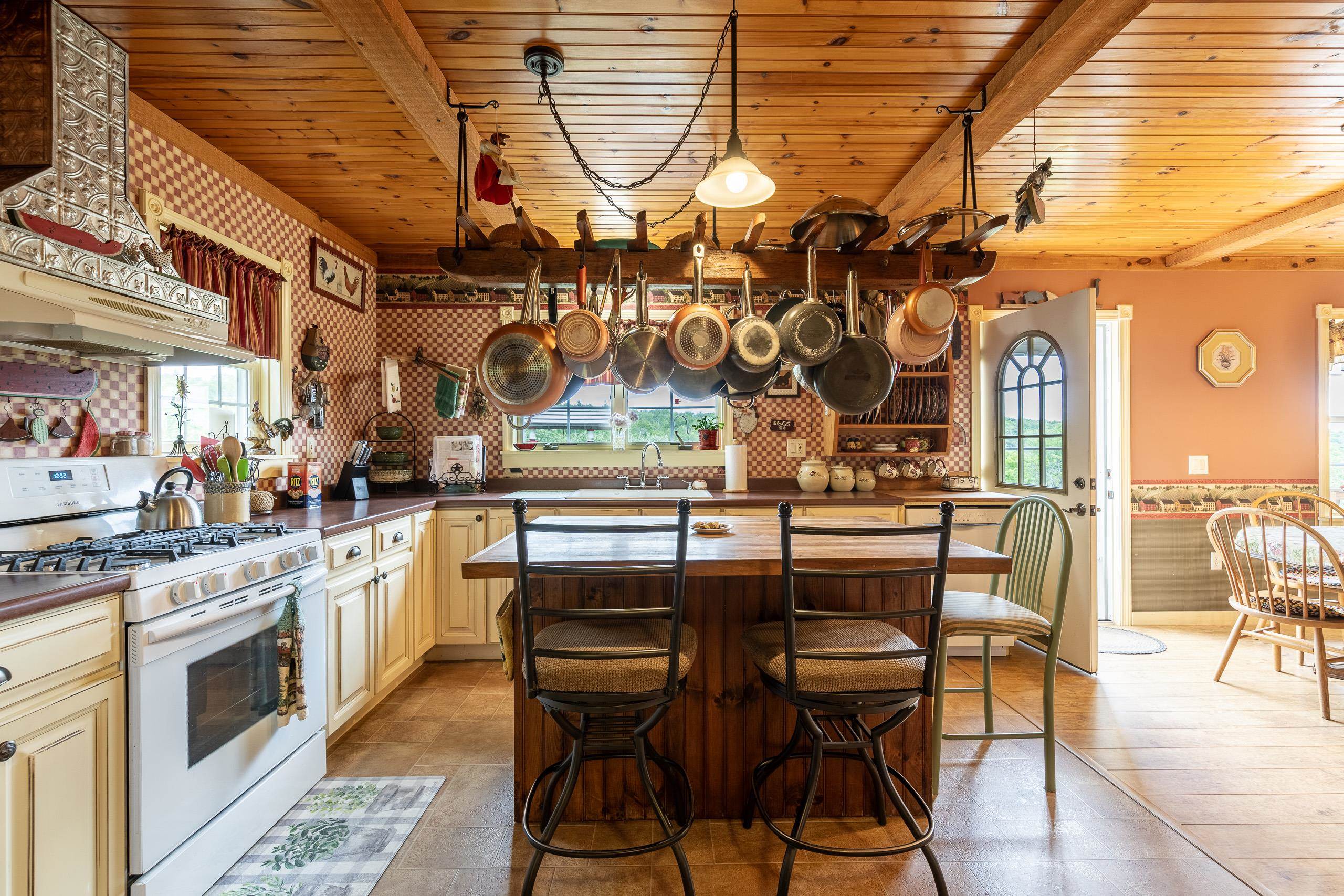 709 Little Sherburne Road Killington, VT 05751 - Photo 4 of 60