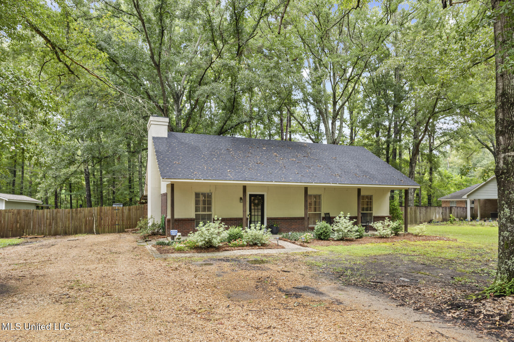 102 Stafford Drive Clinton, MS 39056 - Photo 2 of 26 102 Stafford-1