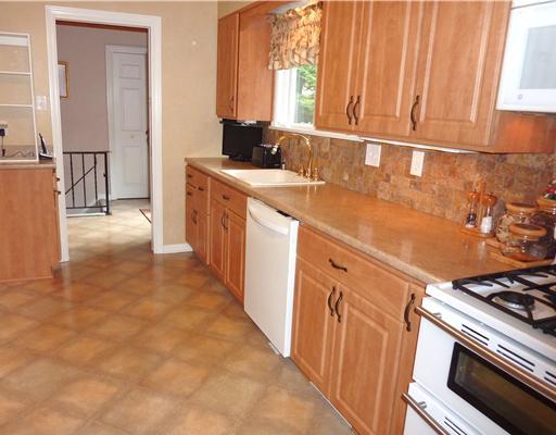 2280 Meadow Road Franklin Park, PA 15237 - Photo 8 of 18 Kitchen.