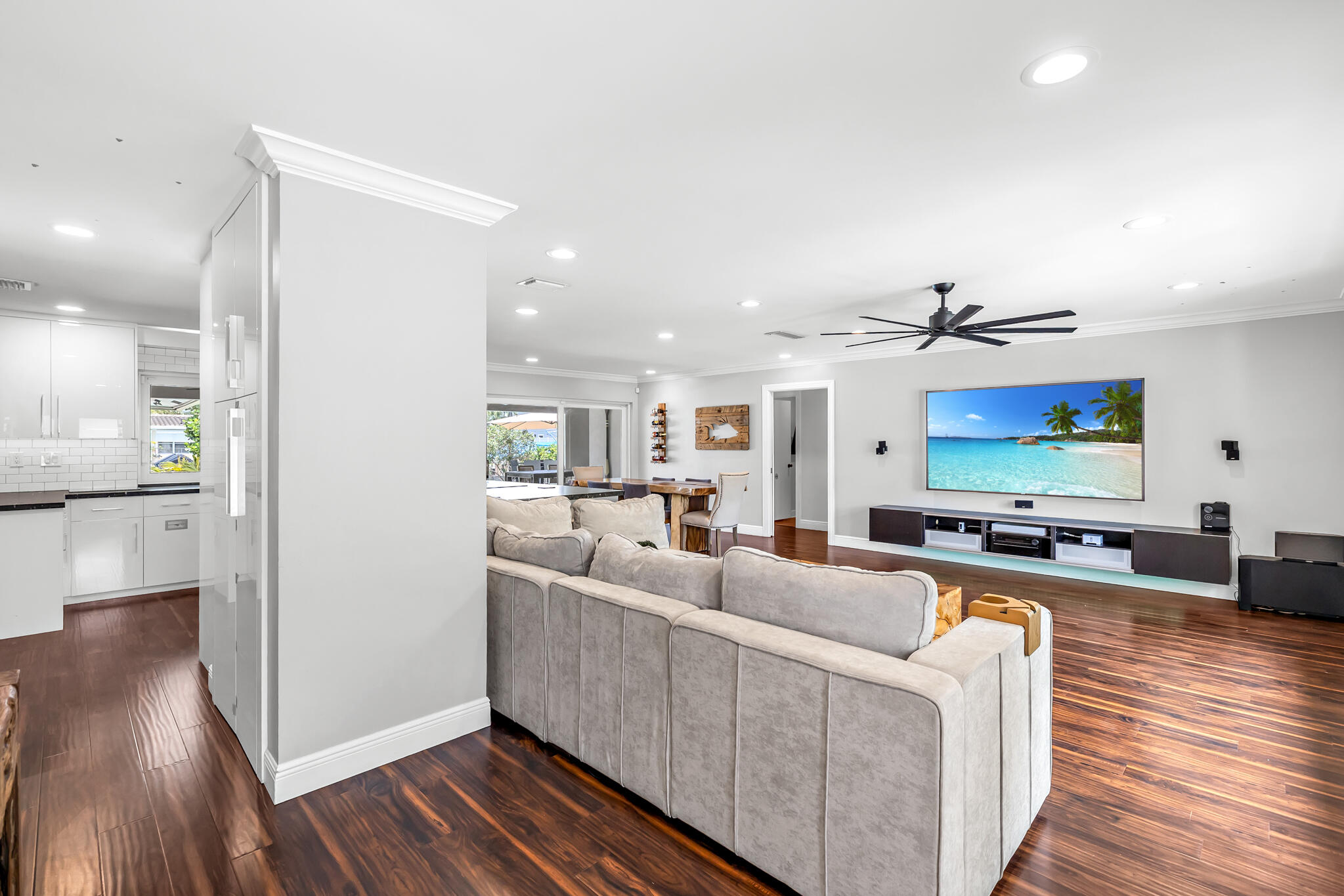 2471 Northeast 46th Street Lighthouse Point, FL 33064 - Photo 5 of 31 CG-7