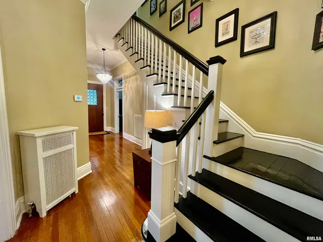 $289,900 | 212 East 3rd Street, Metropolis, IL 62960