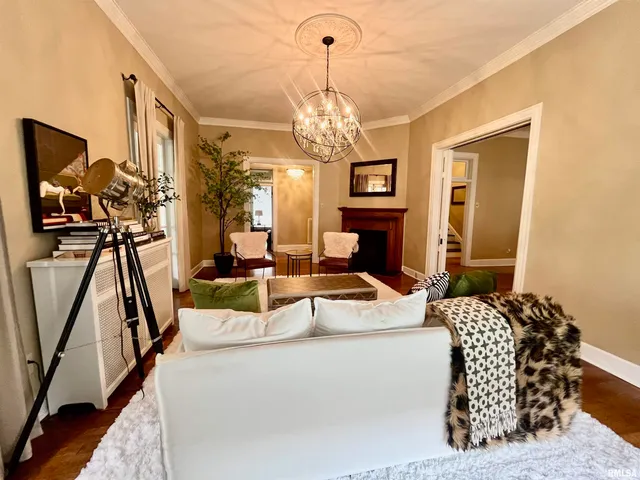 $289,900 | 212 East 3rd Street, Metropolis, IL 62960