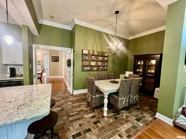 $289,900 | 212 East 3rd Street, Metropolis, IL 62960