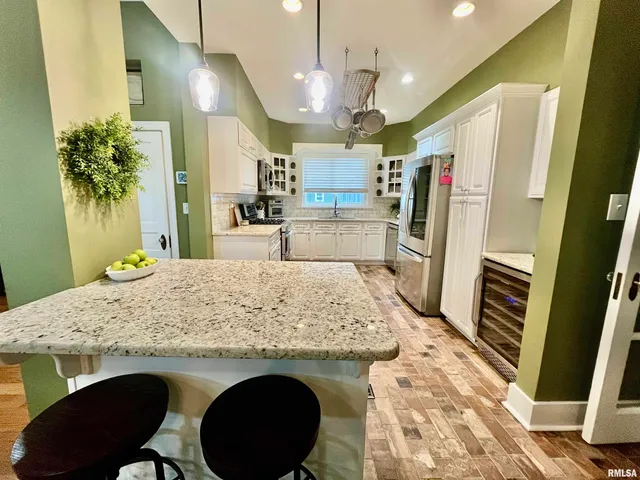 $289,900 | 212 East 3rd Street, Metropolis, IL 62960