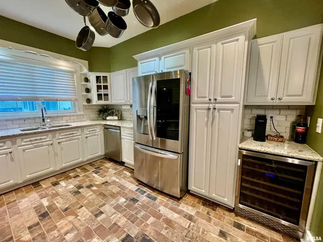 $289,900 | 212 East 3rd Street, Metropolis, IL 62960