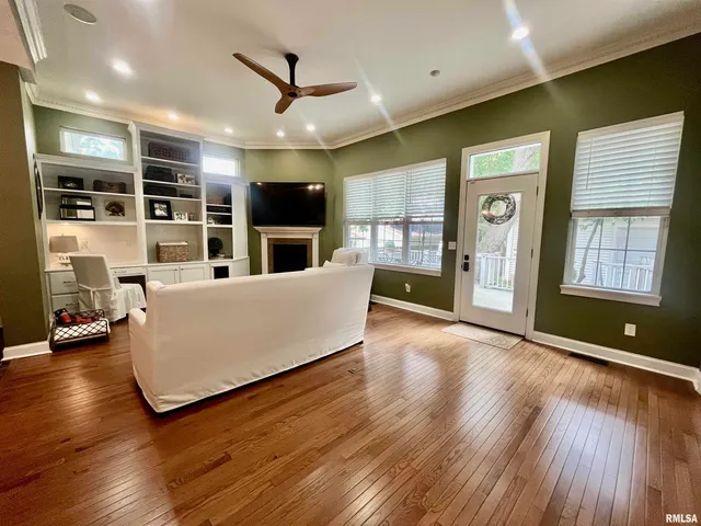 $289,900 | 212 East 3rd Street, Metropolis, IL 62960