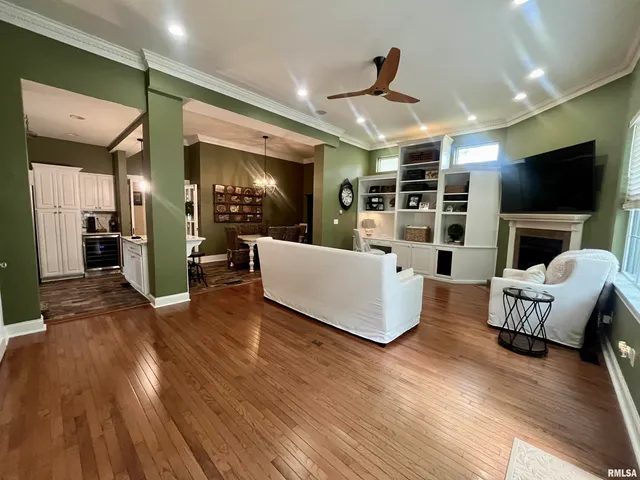 $289,900 | 212 East 3rd Street, Metropolis, IL 62960