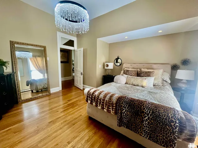 $289,900 | 212 East 3rd Street, Metropolis, IL 62960