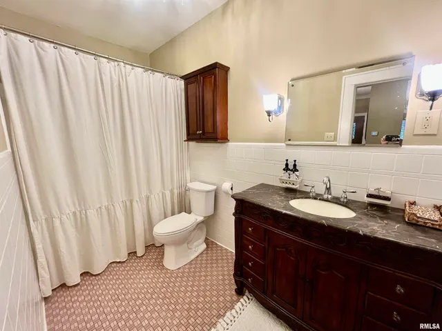 $289,900 | 212 East 3rd Street, Metropolis, IL 62960