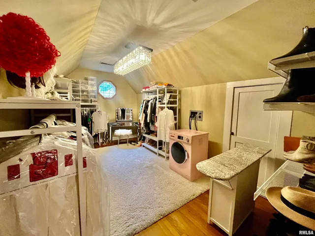 $289,900 | 212 East 3rd Street, Metropolis, IL 62960