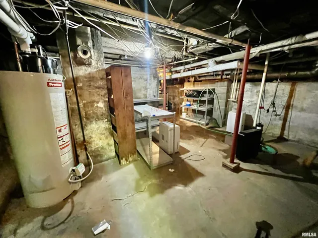 $289,900 | 212 East 3rd Street, Metropolis, IL 62960