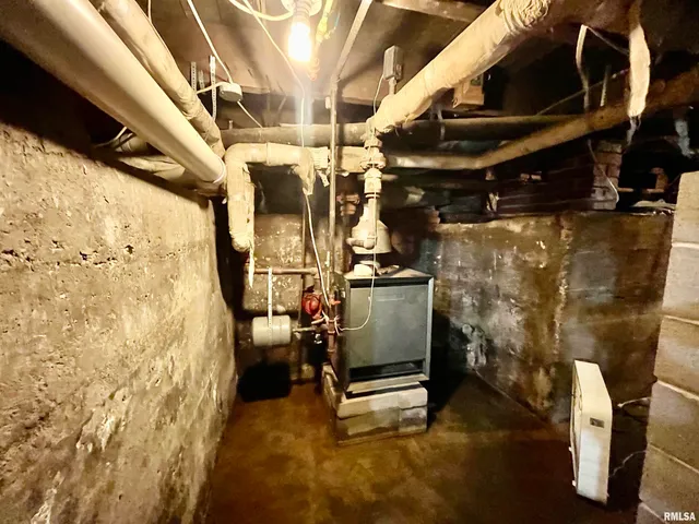 $289,900 | 212 East 3rd Street, Metropolis, IL 62960