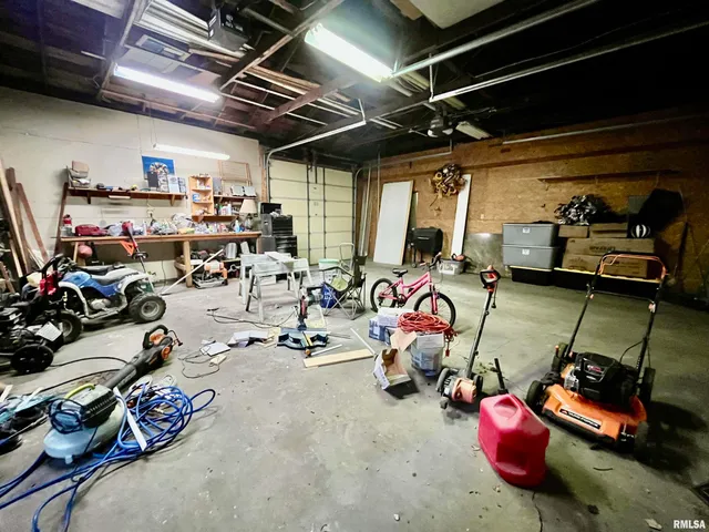 $289,900 | 212 East 3rd Street, Metropolis, IL 62960