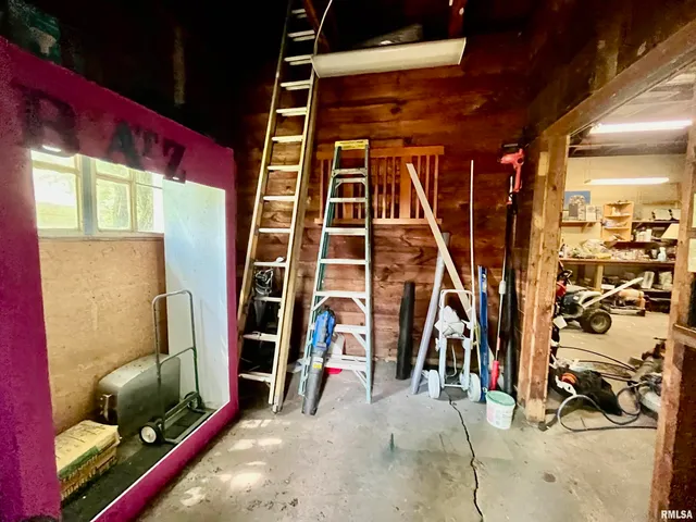 $289,900 | 212 East 3rd Street, Metropolis, IL 62960