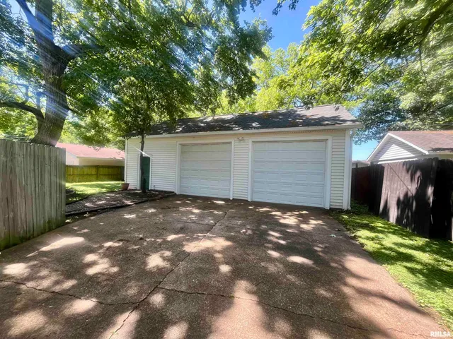 $289,900 | 212 East 3rd Street, Metropolis, IL 62960