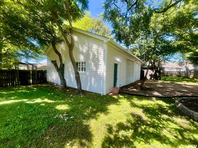 $289,900 | 212 East 3rd Street, Metropolis, IL 62960