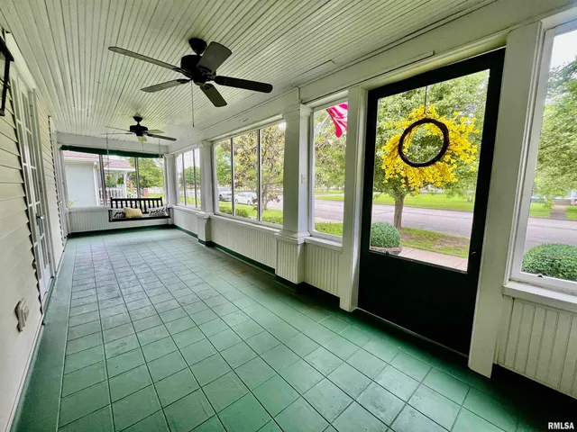 $289,900 | 212 East 3rd Street, Metropolis, IL 62960