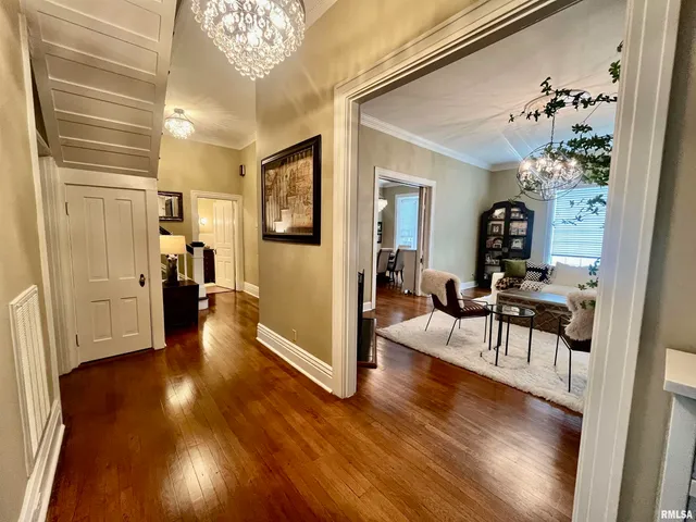 $289,900 | 212 East 3rd Street, Metropolis, IL 62960