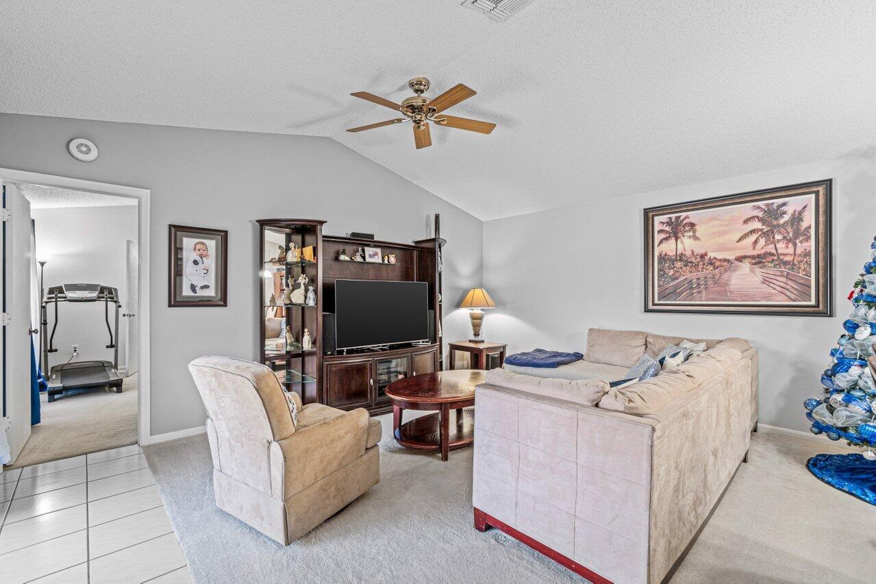 23344 Southwest 55th Avenue, Unit A Boca Raton, FL 33433 - Photo 13 of 25 008-23344Southwest55thAvenue-BocaRaton-F