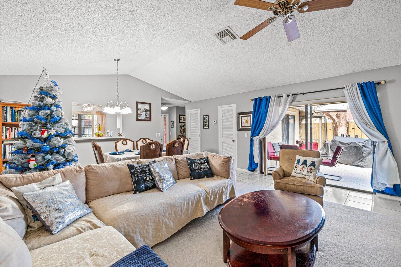 23344 Southwest 55th Avenue, Unit A Boca Raton, FL 33433 - Photo 6 of 25 011-23344Southwest55thAvenue-BocaRaton-F